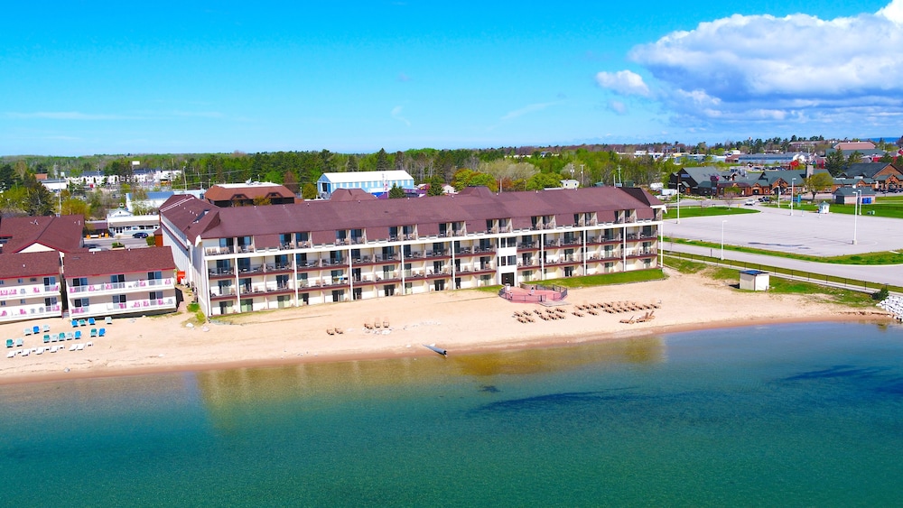 Best Western Plus Dockside Waterfront Inn