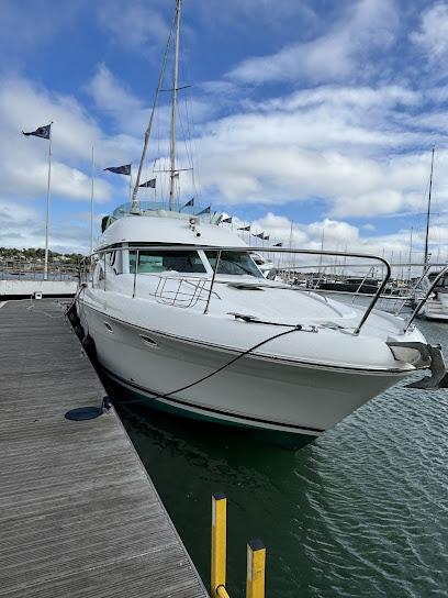 Prestige Motor Yacht Charter Solent