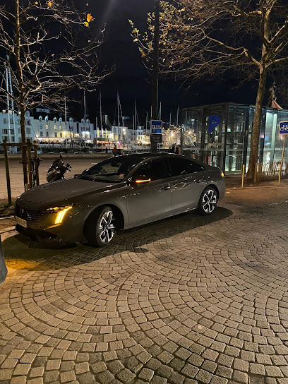 RIVA VTC Vannes - Transferts Aéroport & Chauffeur privé 24/7