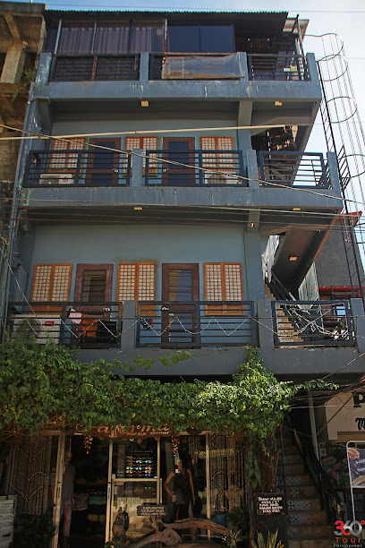Michel Inn Coron