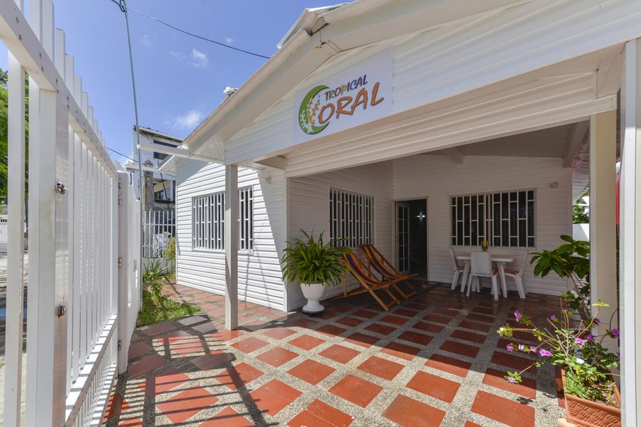 Hotel Tropical Coral