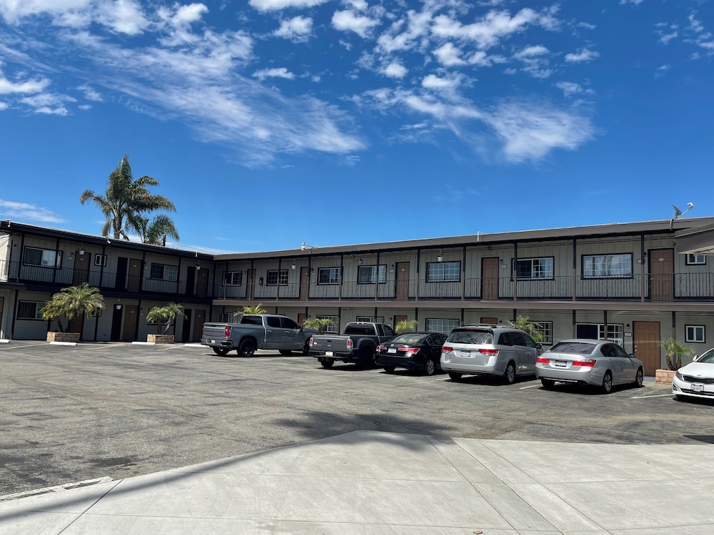 Bayshore Inn