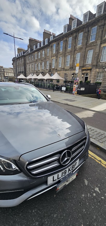 Edinburgh Transfers and Travel | Airport Taxi and Cab Services