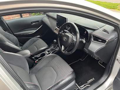 RH Taxi Service Rayleigh